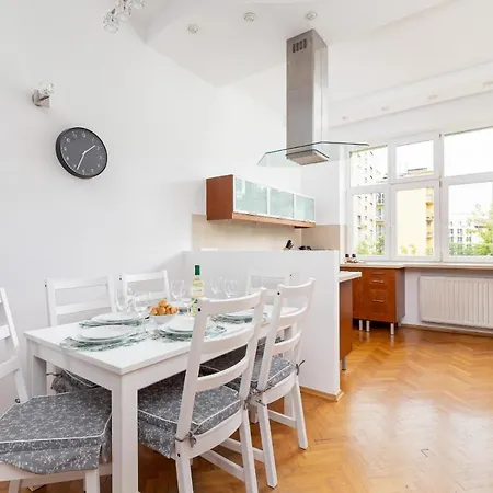 Slowacki Avenue Family Apartments Cracow By Noclegi Renters Krakow Exterior photo
