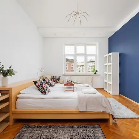 Slowacki Avenue Family Apartments Cracow By Noclegi Renters Krakow Exterior photo