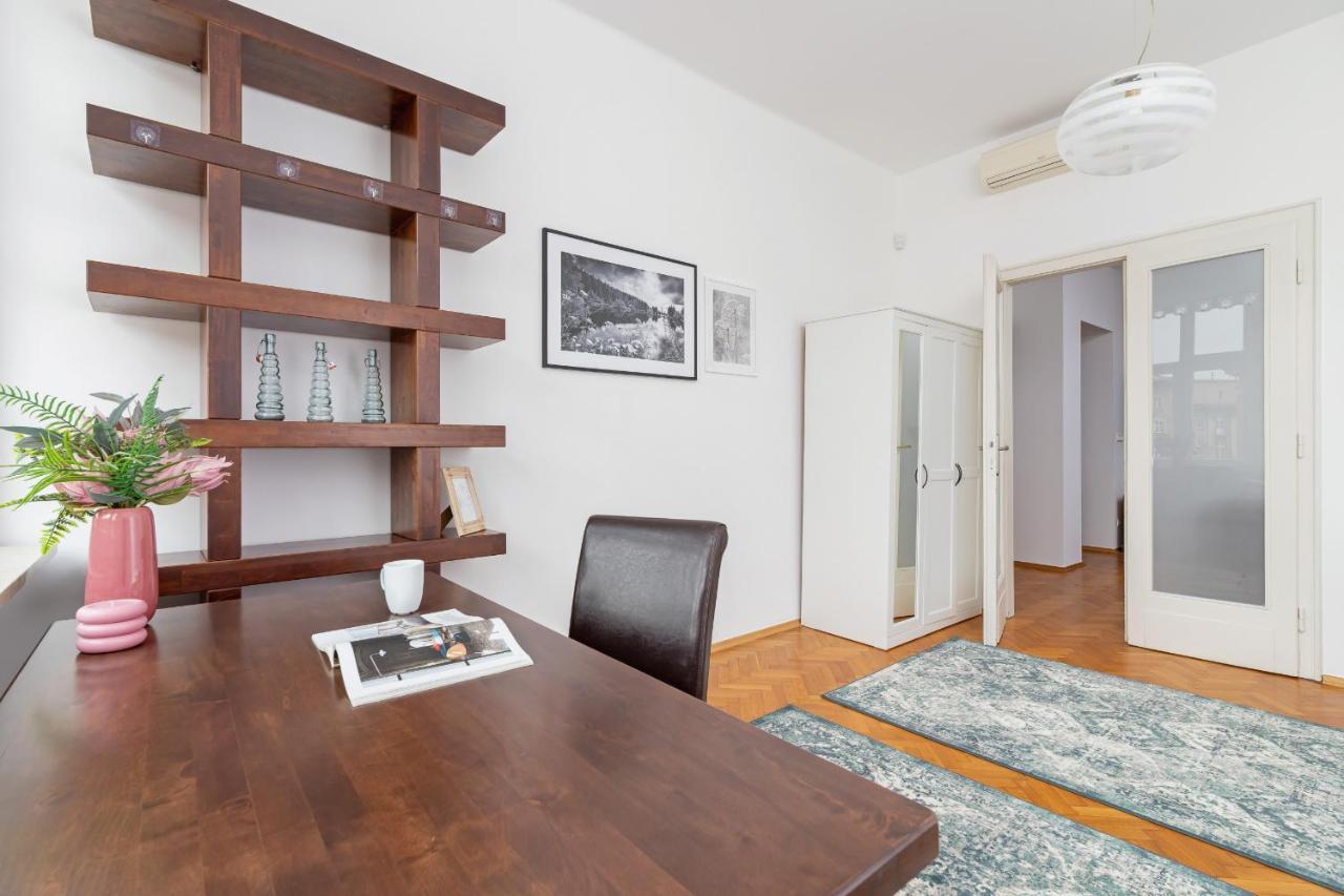 Slowacki Avenue Family Cracow By Renters Leilighet Krasków