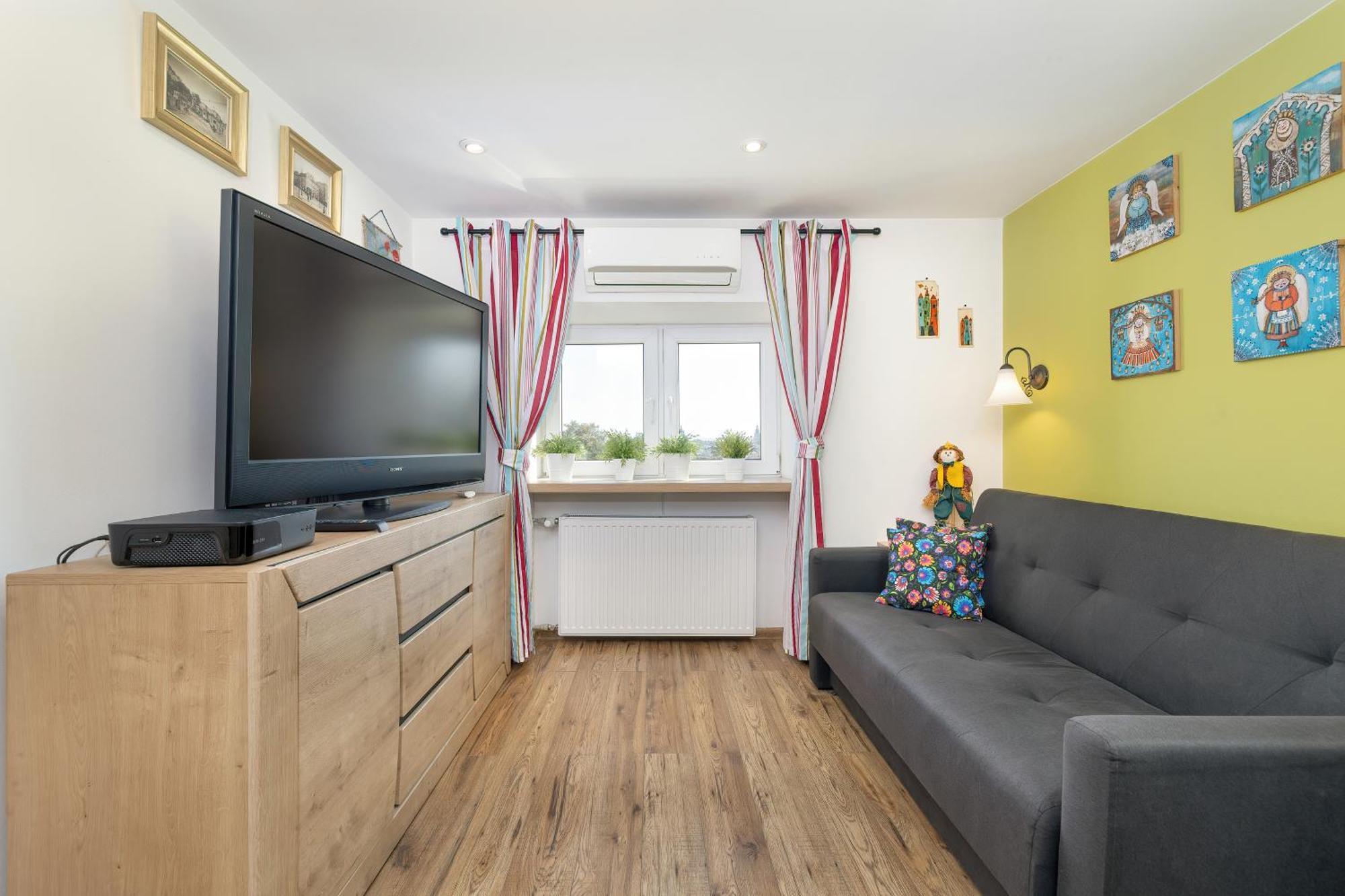 Slowacki Avenue Family Cracow By Renters Leilighet *