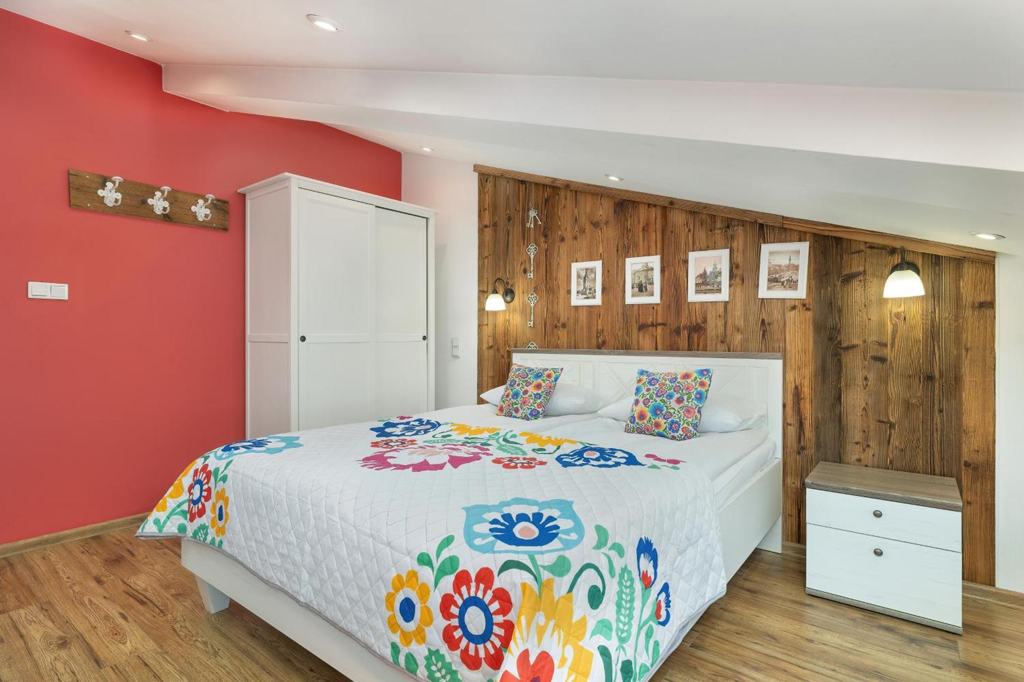 Slowacki Avenue Family Cracow By Renters Leilighet
